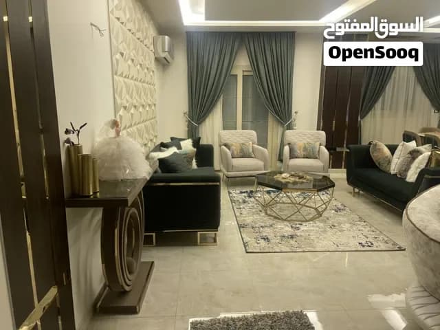 شقه التر سوبر لوكس  ش طلبه عويضه — شقة في الزقازيق