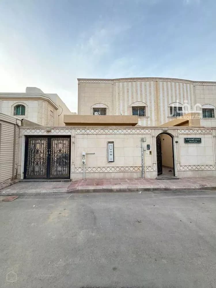 فيلا في شارع الطارفة — بيت أو فيلا في الرياض