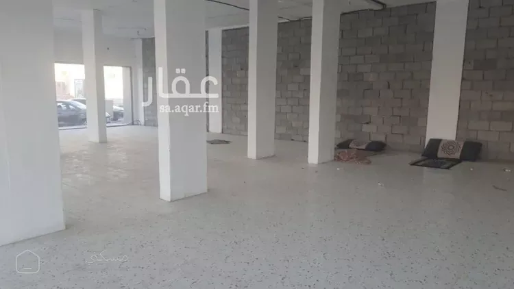 محل للإيجار في شارع ام عمارة — محل في الرياض