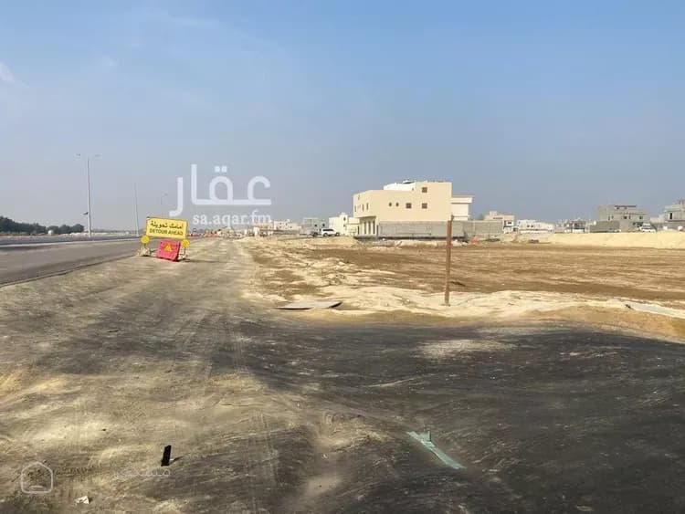 أرض للبيع في حي المصيف — أرض في صفوى
