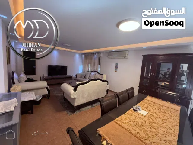 فيلا فارغة للايجار عبدون مساحة 150م مع تراسات و حدائق سوبر ديلوكس تصلح للأجانب و السفارات بسعر مميز — بيت أو فيلا في عمان