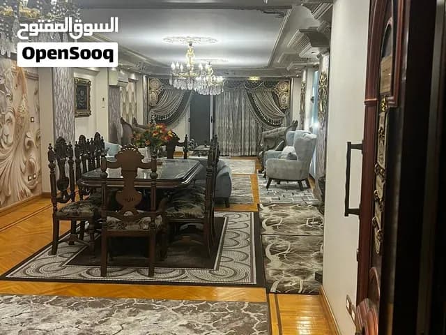 شقة ألترا سوبر لوكس 235م للإيجار في جليم – إطلالة مباشرة على ميدان جليم وأبو قير – 3 غرف و3 حمامات — شقة في المنصورة