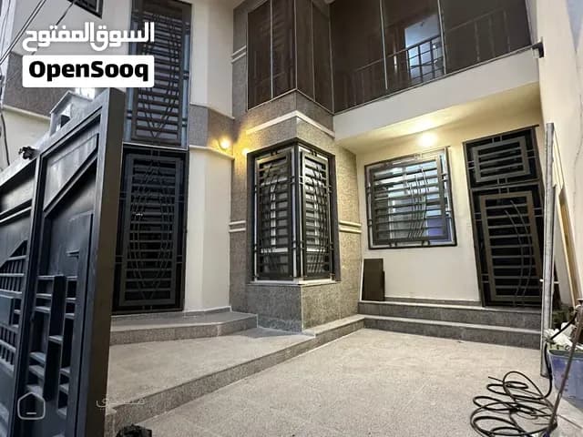 دار للايجار في كربلاء المقدسة حي الاسكان خلف المجمعات الطبيه مطل علئ ساحة — بيت أو فيلا في كربلاء