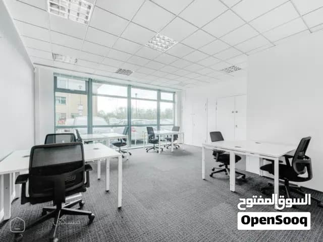 Find office space in Muscat, Qurum City Centre for 5 persons with everything taken care of — مكتب في مسقط
