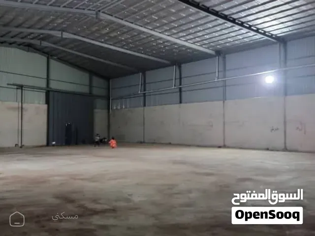 هنجر للايجار الموقع بيت بوس قريب شارع الخمسين — مستودع في صنعاء