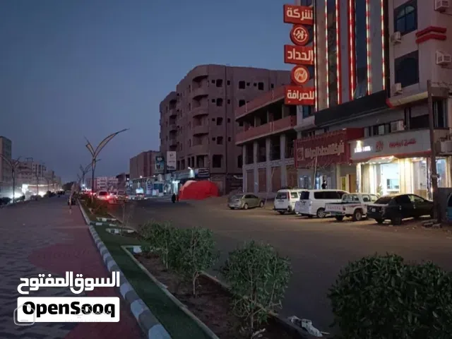 للراغبين في الاستثمار الفندقي الجاهز، فندق جديد بتشطيبات راقية (شغل شخصي مضمون) وموقع استراتيجي مميز — فندق في عدن