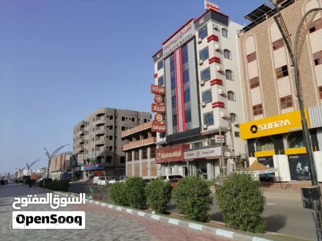فرصة استثمارية ذهبية: فندق "لوكس" للبيـــع  في قلــب عــدن للراغبين في الاستثمار الفندقي — فندق في عدن